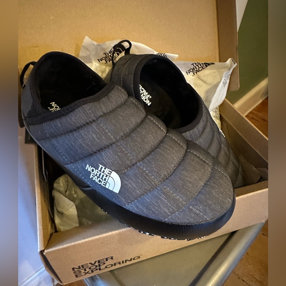 NWT THE NORTHFACE LADIES TBERMOBALL MULES